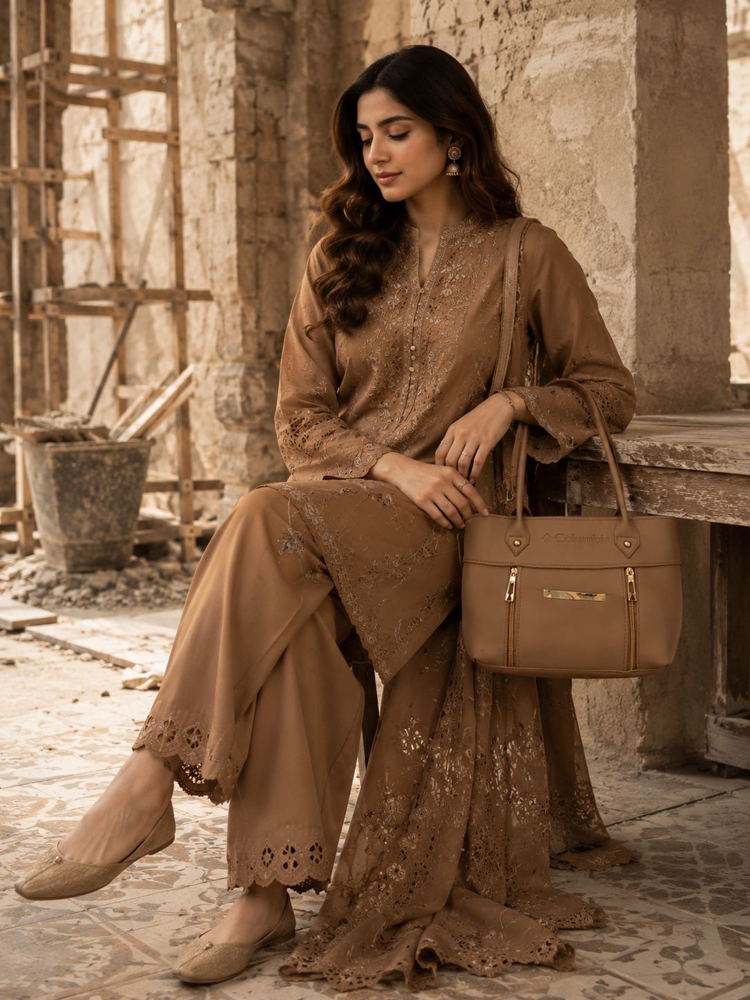 Columbia Medium Handbag Brown | Premium Stylish Everyday Bag